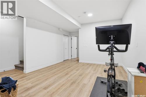 712 7Th Street E, Saskatoon, SK - Indoor Photo Showing Gym Room