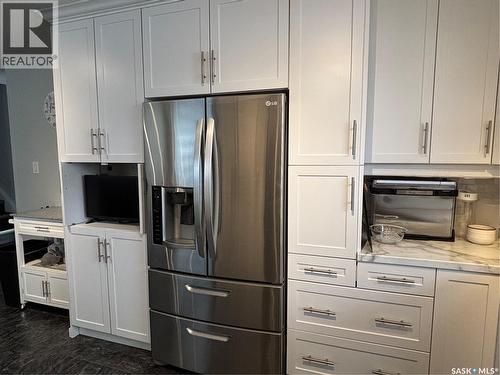 1621 Blackwood Drive, Prince Albert, SK - Indoor Photo Showing Kitchen