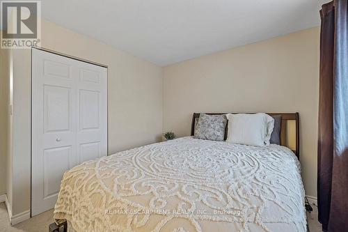 8 - 2079 Meadowbrook Road, Burlington, ON - Indoor Photo Showing Bedroom