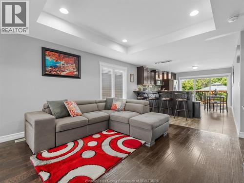 46 Shaw Drive, Amherstburg, ON - Indoor Photo Showing Living Room
