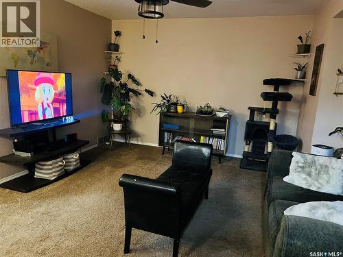 375 7Th Avenue Nw, Swift Current, SK - Indoor Photo Showing Other Room