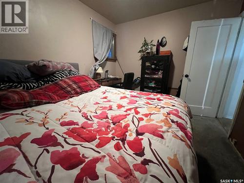 375 7Th Avenue Nw, Swift Current, SK - Indoor Photo Showing Bedroom