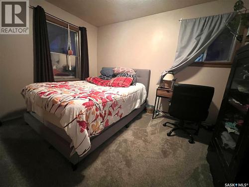 375 7Th Avenue Nw, Swift Current, SK - Indoor Photo Showing Bedroom