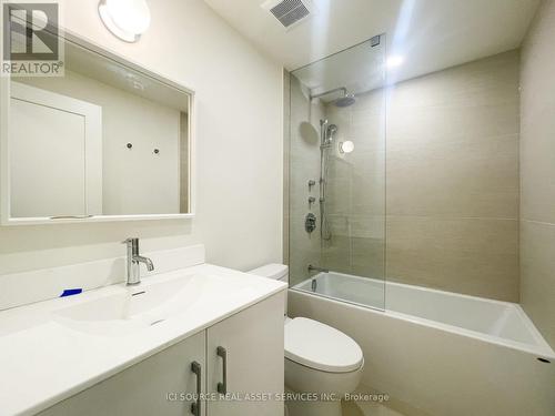 2 - 474 Palmerston Boulevard, Toronto, ON - Indoor Photo Showing Bathroom
