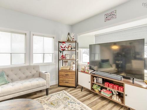 1126 Highway 2, Lantz, NS 