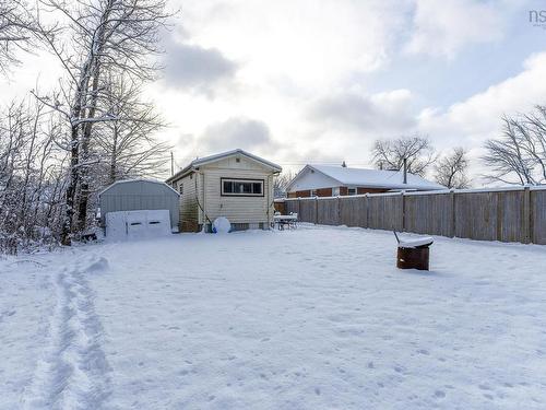 1126 Highway 2, Lantz, NS 