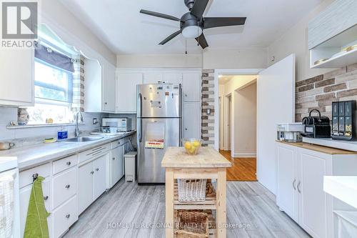 50 Cuffley Crescent N, Toronto, ON - Indoor Photo Showing Kitchen
