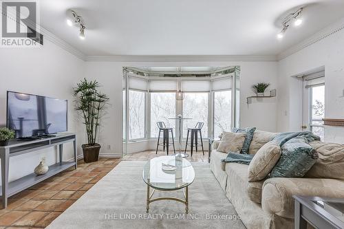 301 - 21 George Street, Aurora, ON - Indoor Photo Showing Living Room