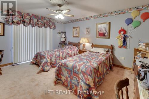 6 Fenton Way, Brampton, ON - Indoor Photo Showing Bedroom