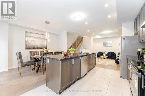 40 Herman Gilroy Lane, Markham, ON - Indoor Photo Showing Kitchen With Stainless Steel Kitchen With Upgraded Kitchen