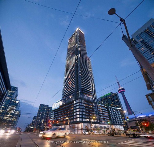 3 Concord Cityplace Way, Toronto, ON - Outdoor