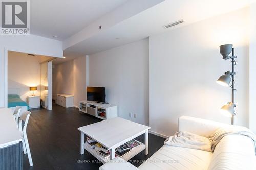 904 - 5 St. Joseph Street, Toronto, ON - Indoor