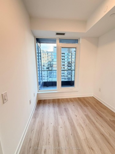 1510-395 Square One Drive, Mississauga, ON - Indoor Photo Showing Other Room