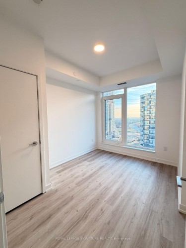 1510-395 Square One Drive, Mississauga, ON - Indoor Photo Showing Other Room