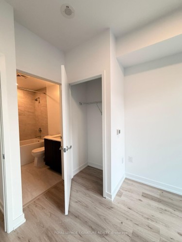 1510-395 Square One Drive, Mississauga, ON - Indoor Photo Showing Other Room