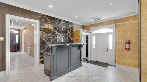 140 Trafalgar Road, Oakville, ON 