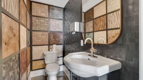 140 Trafalgar Road, Oakville, ON 