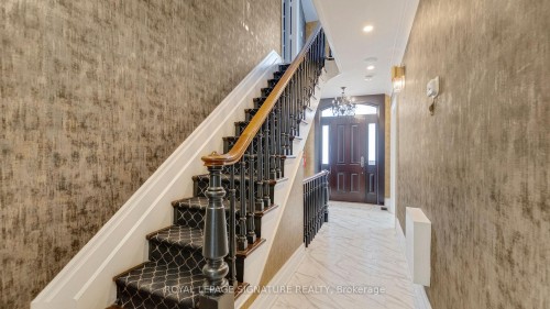 140 Trafalgar Road, Oakville, ON 