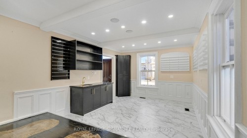 140 Trafalgar Road, Oakville, ON 