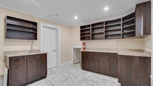 140 Trafalgar Road, Oakville, ON 