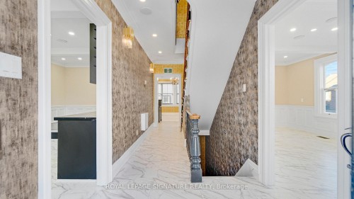 140 Trafalgar Road, Oakville, ON 