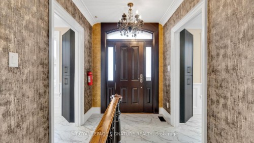 140 Trafalgar Road, Oakville, ON 