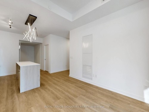 818-1007 The Queensway N/A, Toronto, ON - Indoor Photo Showing Other Room