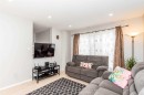 59-1480 Britannia Road W, Mississauga, ON  - Indoor Photo Showing Living Room 