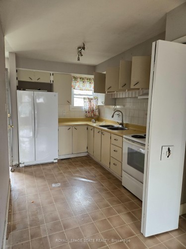 4-153 Limeridge Road W, Hamilton, ON - Indoor Photo Showing Kitchen With Double Sink