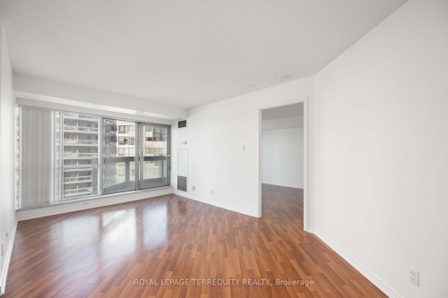 2213-10 Yonge Street, Toronto, ON - Indoor Photo Showing Other Room