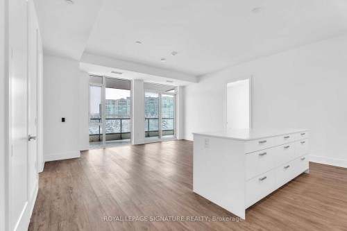 516-399 Royal Orchard Boulevard, Markham, ON - Indoor Photo Showing Other Room