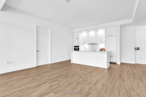 516-399 Royal Orchard Boulevard, Markham, ON - Indoor Photo Showing Kitchen