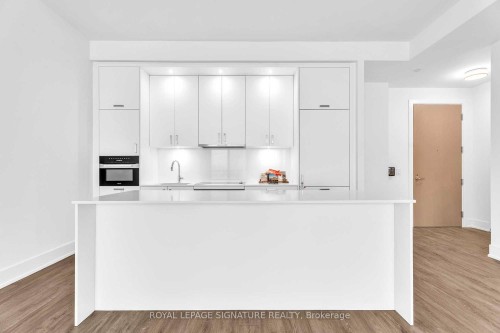 516-399 Royal Orchard Boulevard, Markham, ON - Indoor Photo Showing Kitchen