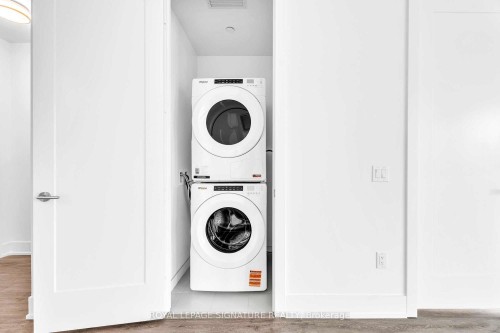 516-399 Royal Orchard Boulevard, Markham, ON - Indoor Photo Showing Laundry Room