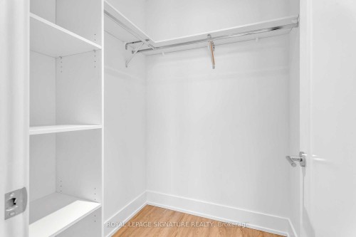 516-399 Royal Orchard Boulevard, Markham, ON - Indoor With Storage