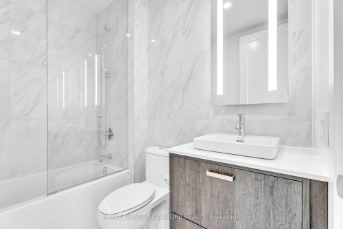516-399 Royal Orchard Boulevard, Markham, ON - Indoor Photo Showing Bathroom