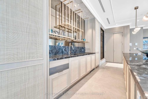 516-399 Royal Orchard Boulevard, Markham, ON - Indoor Photo Showing Kitchen