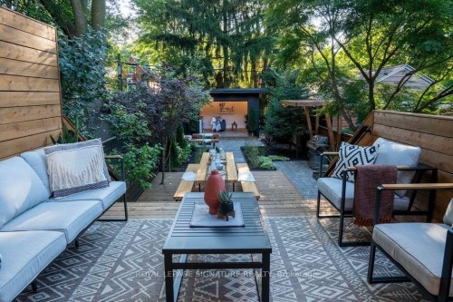 Main-166 Oakmount Road, Toronto, ON 