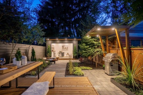 Main-166 Oakmount Road, Toronto, ON 