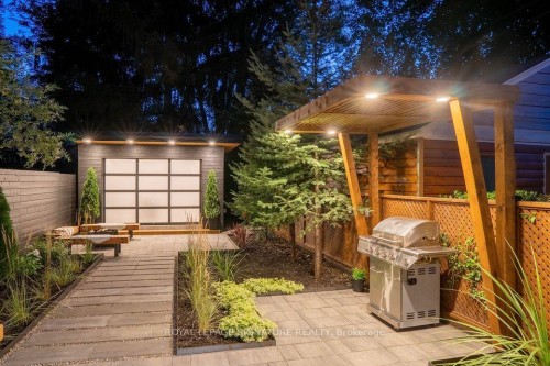 Main-166 Oakmount Road, Toronto, ON 