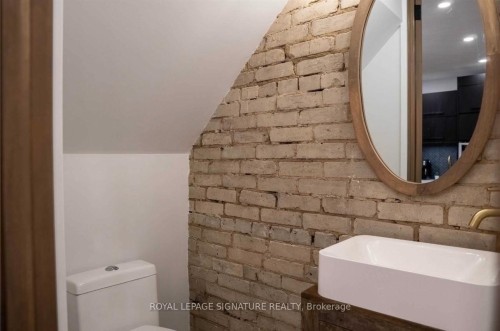 Main-166 Oakmount Road, Toronto, ON 