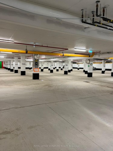 3-3409 Ridgeway Drive, Mississauga, ON - Indoor Photo Showing Garage