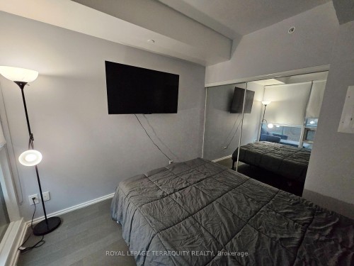 2410-70 Temperance Street, Toronto, ON - Indoor Photo Showing Bedroom