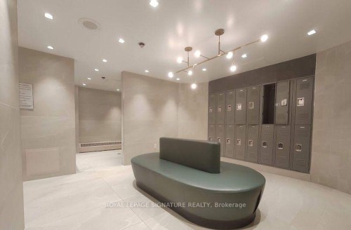 206-18 Hollywood Avenue, Toronto, ON - Indoor Photo Showing Other Room