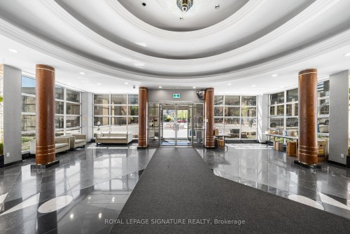 206-18 Hollywood Avenue, Toronto, ON - Indoor Photo Showing Other Room