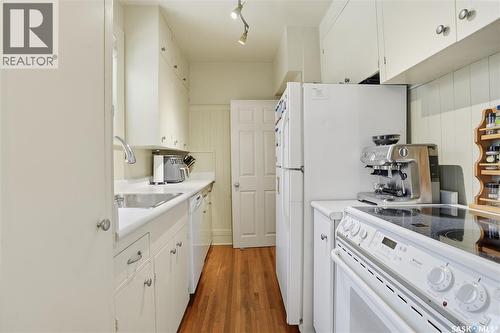 2221 Athol Street, Regina, SK - Indoor Photo Showing Kitchen