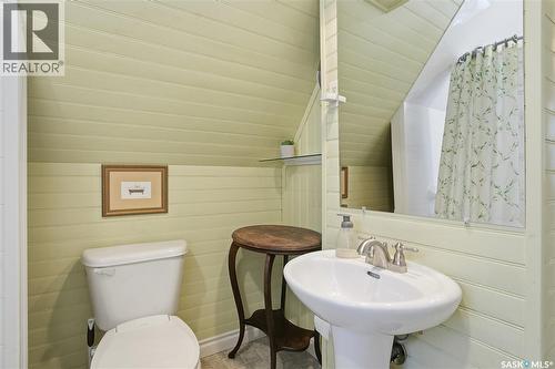 2221 Athol Street, Regina, SK - Indoor Photo Showing Bathroom