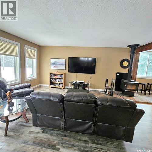201 7Th Street E, Choiceland, SK - Indoor Photo Showing Living Room
