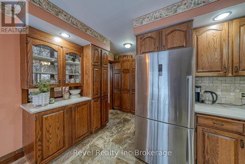140 Vansittart Avenue, Woodstock (Woodstock - North), ON - Indoor Photo Showing Kitchen