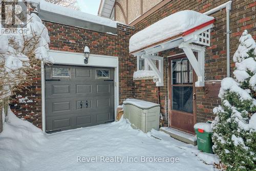 140 Vansittart Avenue, Woodstock (Woodstock - North), ON - Outdoor